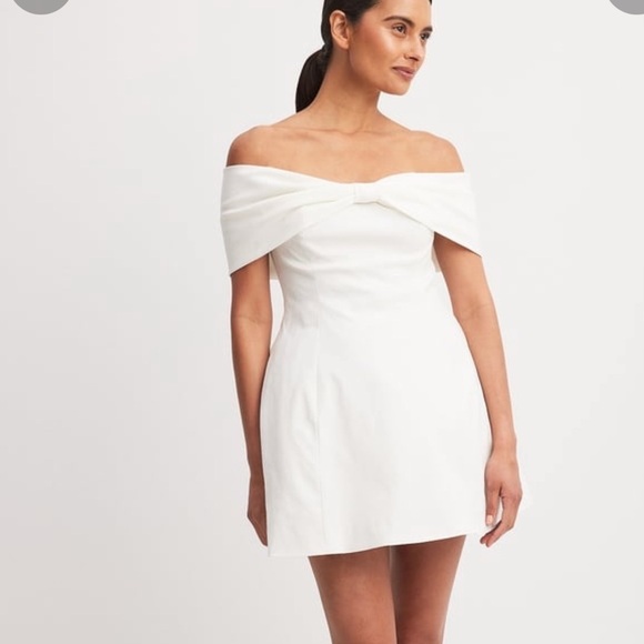 Off Shoulder Bow Detail Mini Dress - Picture 2 of 4